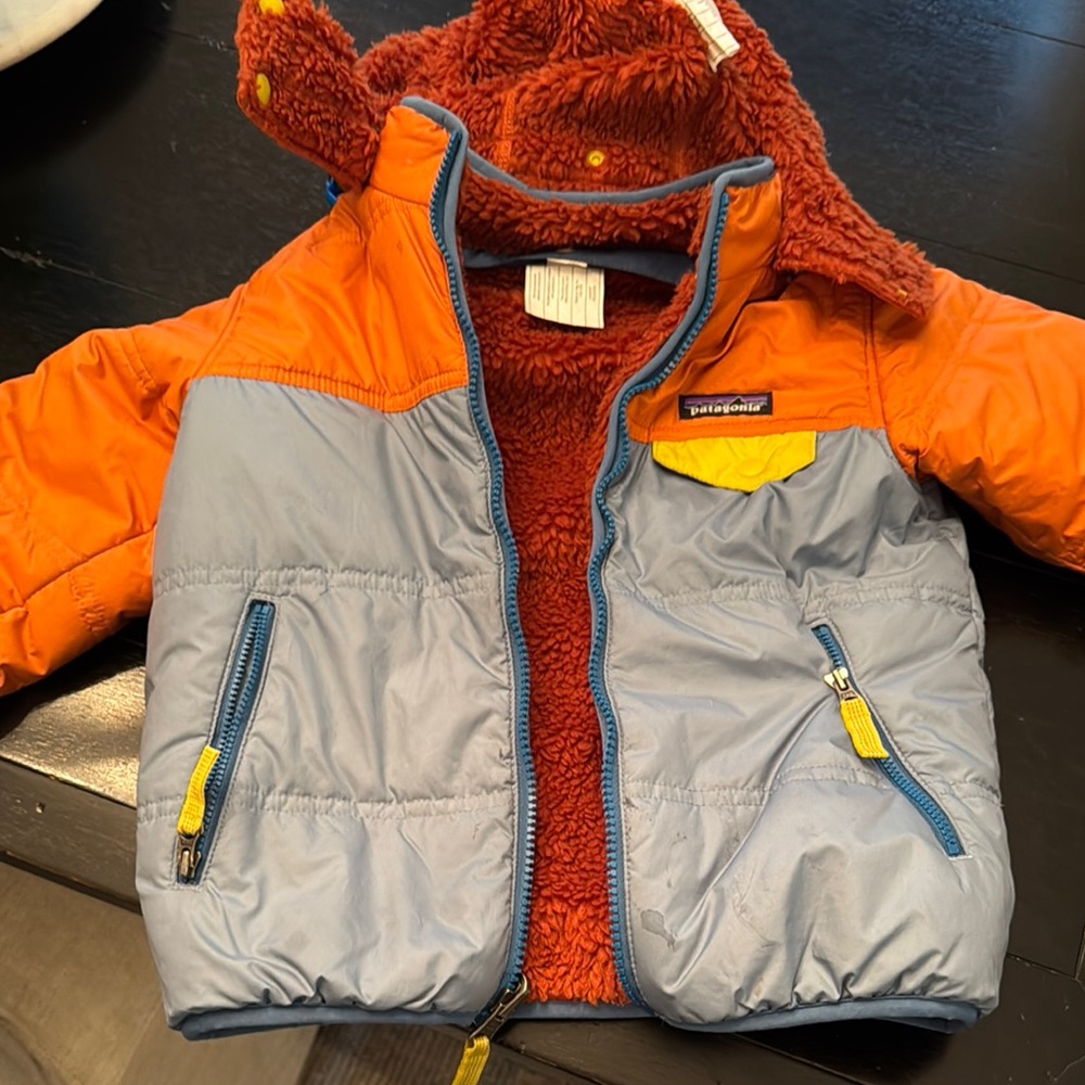 Patagonia Reversibl eOrange and Gray Puffer Jacket with Orange Sherpa Lining